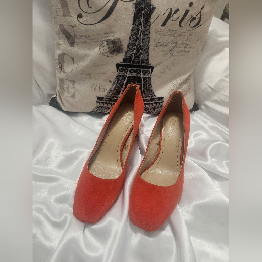 H&M Red Orange Shoes with wide                 heels 2.5" Size 39